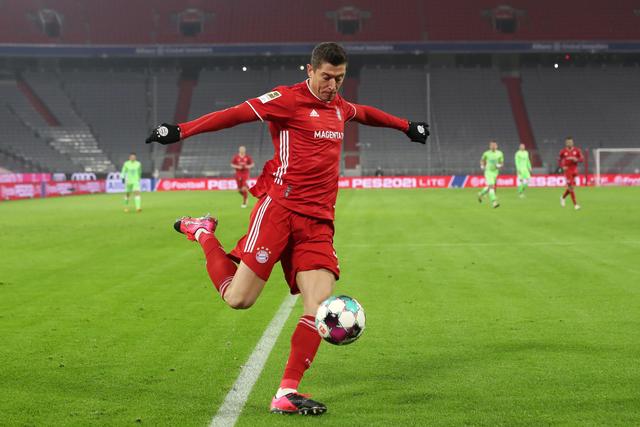 英超最佳阵：萨拉赫领衔，帕尔默&加克波在列